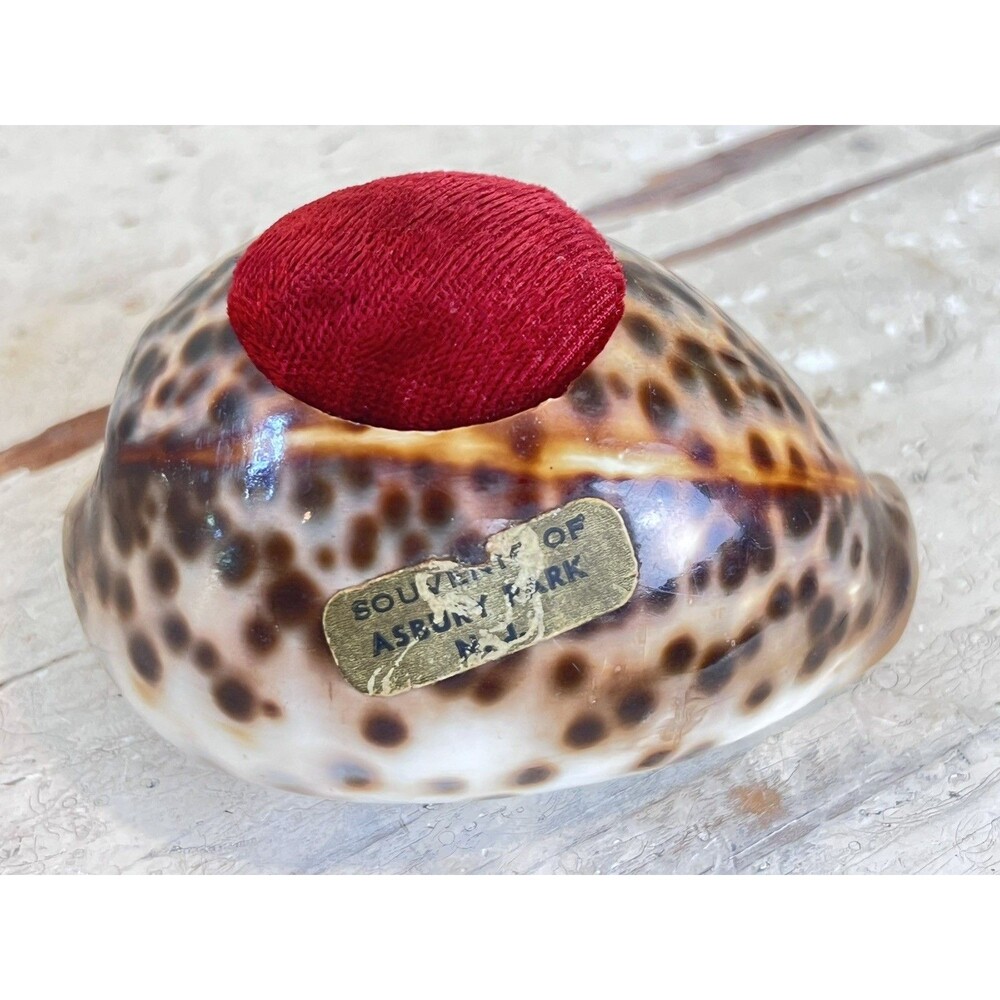 Rare Vintage Asbury NJ Cypraea Tigris Shell Velvet Pin Cushion Souvenir Seashell